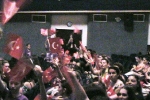 Ödül töreninde salonu Türk bayrakları ile doldurduk